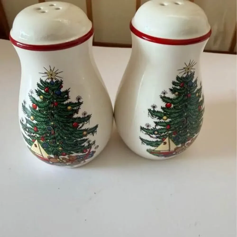 Cuthberson Christmas Tree Salt and Pepper Shakers $10 Stamford